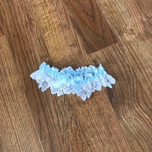 Light blue garter